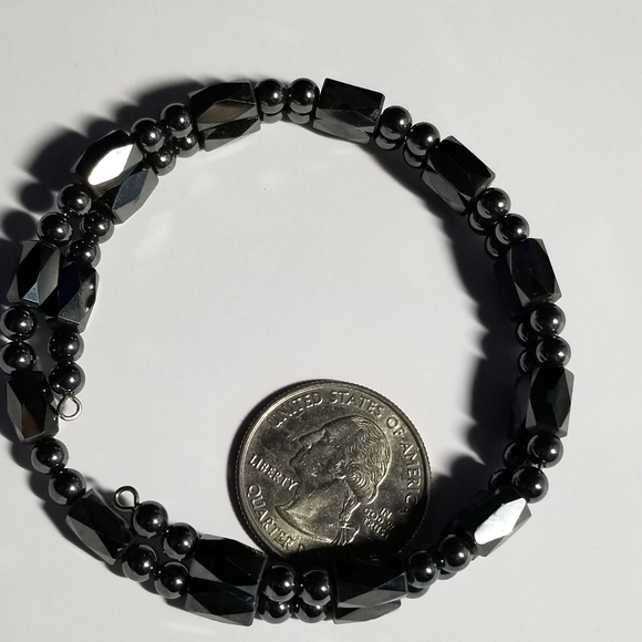 Magnetic Hematite bead bracelet memory wire black stone - Picture 7 of 8